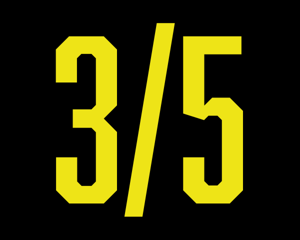 3 su 5, scritto in giallo su fondo nero